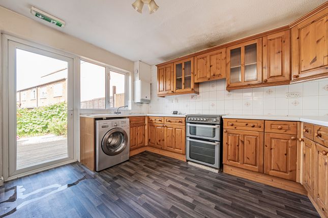 84b, Manor Waye, Uxbridge photo 4