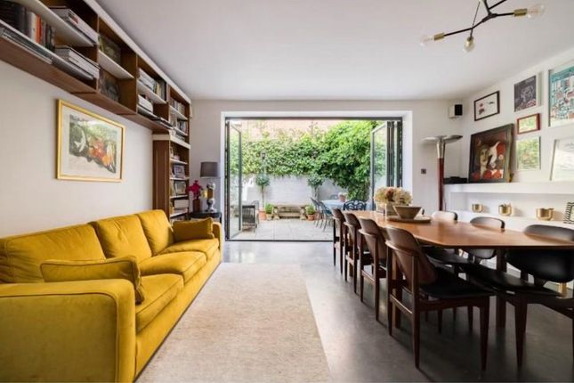 72 Addison Gardens - Dining Area.Jpg