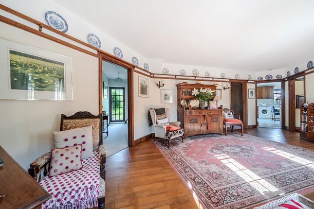 15, Green Lane, Surrey photo 4