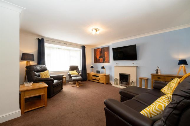 3, Lexington Close, Borehamwood photo 2