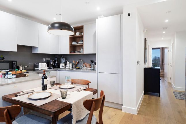 Flat for sale in Third Avenue, London