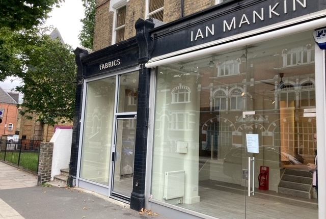 Retail premises to let in Wandsworth Bridge Road, Fulham, London