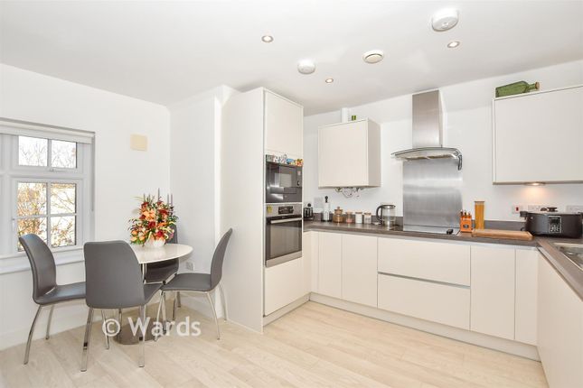 2-bed flat on 31, Broadclough Way, Maidstone, £250,000