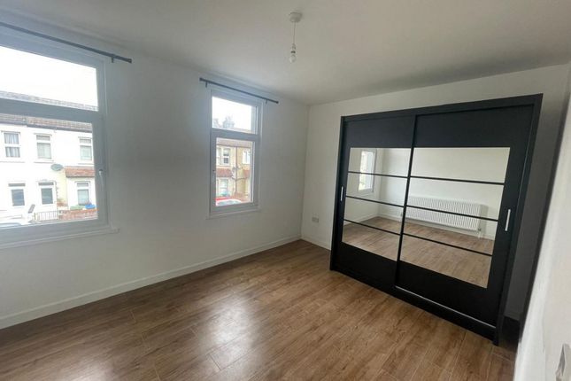 48, Overton Road, London photo 5