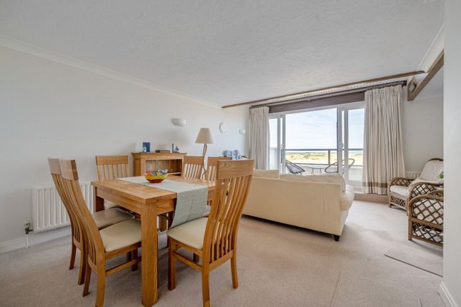 Greenside Court, Marine Drive East, New Milton photo 4