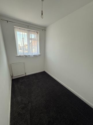 111, Marston Avenue, Dagenham photo 4