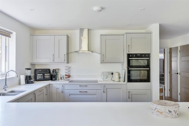 The Willows, Higher Street, Bridport photo 3