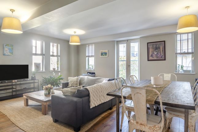 Flat 105, 747, Commercial Road, London photo 3