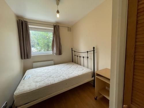 Thumbnail Flat to rent in 8 Sprewell House, Lytton Grove, Putney