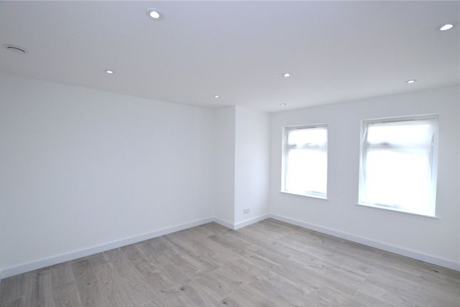 Flat to rent in Gatestone Road, London