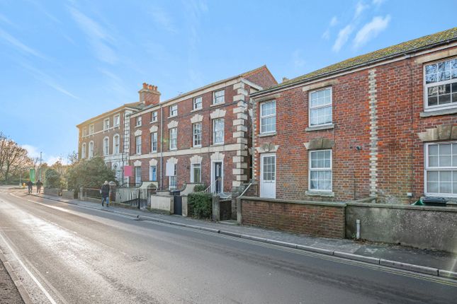 Flat to rent in London Road, Stroud, Gloucestershire