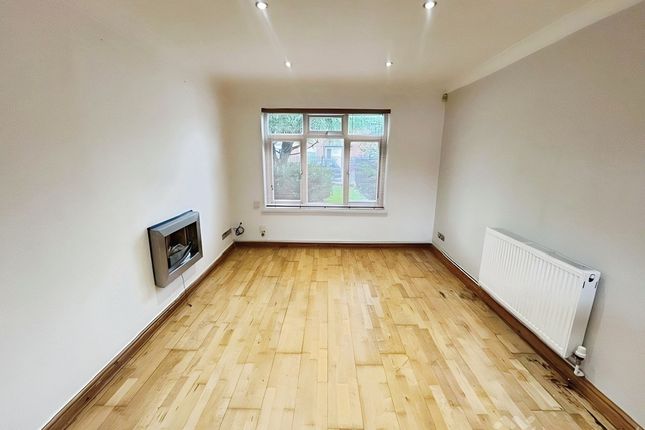 10, Molland Close, Liverpool photo 4