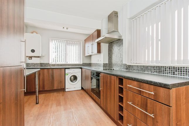 79, Woodside, Castleford photo 4