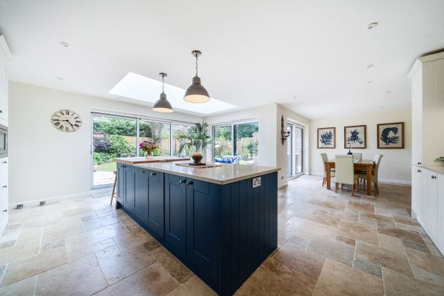 26, Mill Pond Road, Surrey photo 4