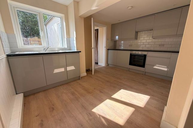 8, Leonard Road, Gosport photo 2