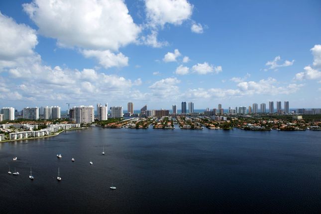 Apartment for sale in North Miami Beach, Florida, Usa
