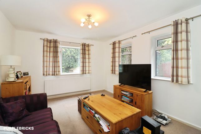 94, Ashgate Road, Chesterfield photo 3