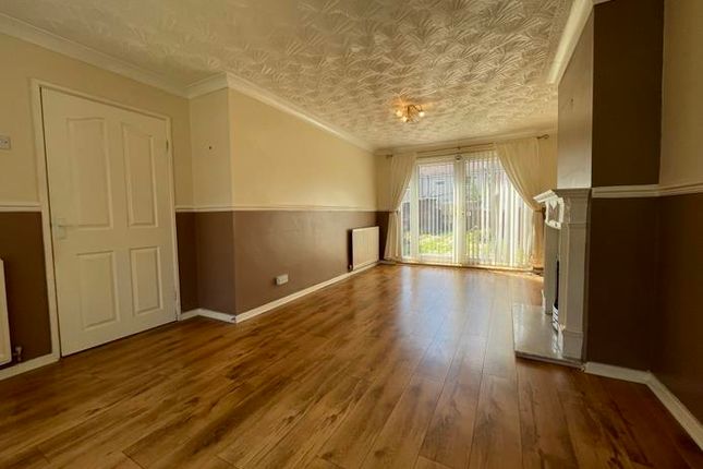 14, Edridge Green, MIDDLESBROUGH photo 2