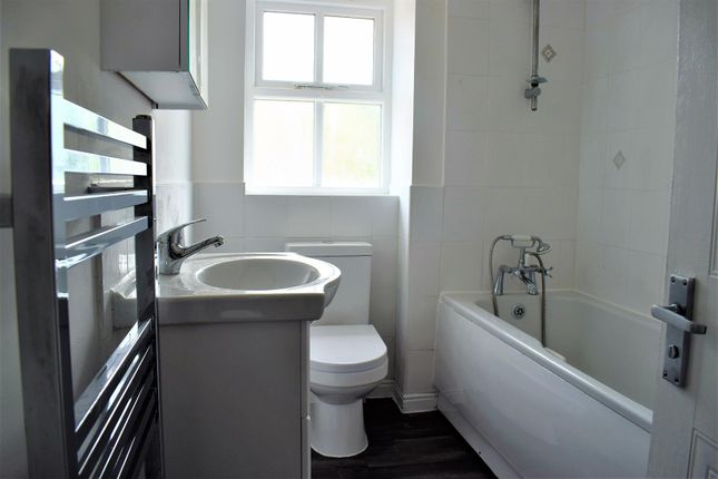 29, Trader Road, London photo 4