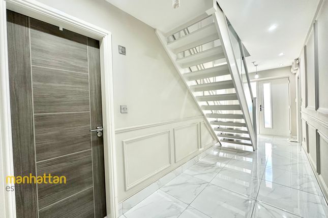 89, Ashworth Lane, Bolton photo 3