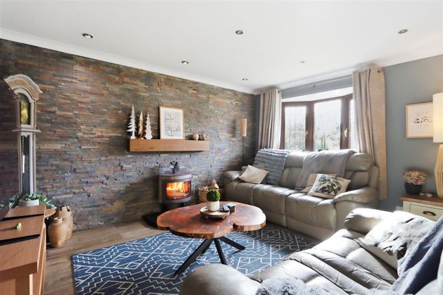 4 Hawthorne Way, Chesterfield photo 2