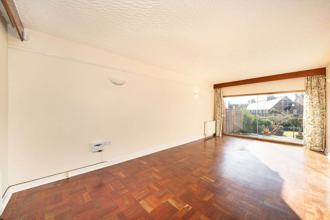 23, Willifield Way, London photo 3