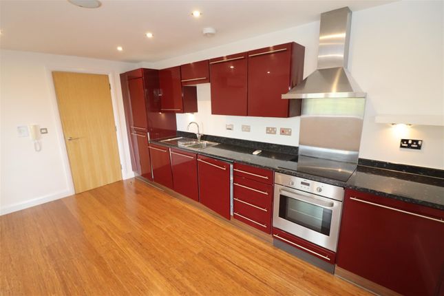 Flat for sale in Cabot Court, Braggs Lane