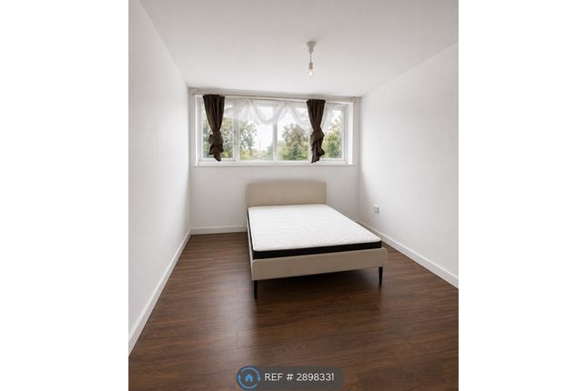 Tiptree Crescent, Ilford photo 4