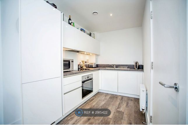 Flat, Corys Road, Rochester photo 4