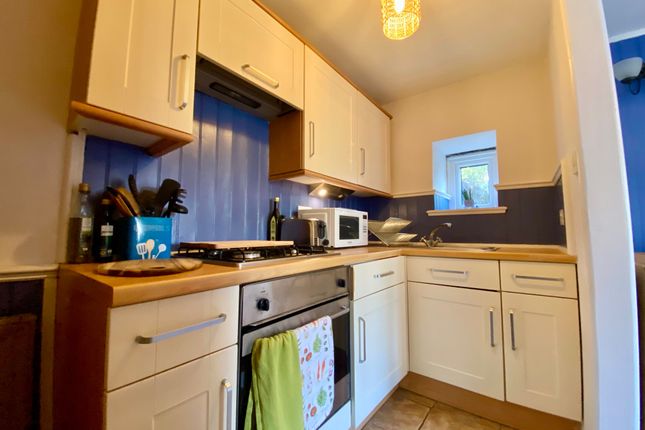 14, Cinderhills Road, HOLMFIRTH photo 5