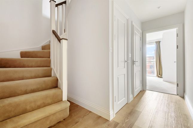 23, Flat 30, Joseph Huntley Walk, Reading photo 5