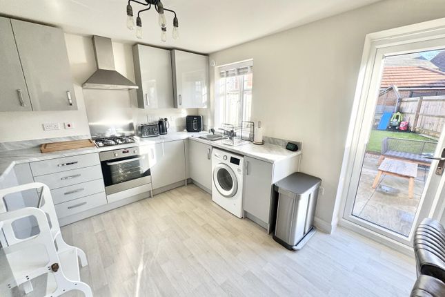 15, Lime Delph Road, Wigston photo 2