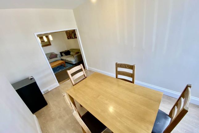 Gwydr Crescent, Uplands Swansea photo 2