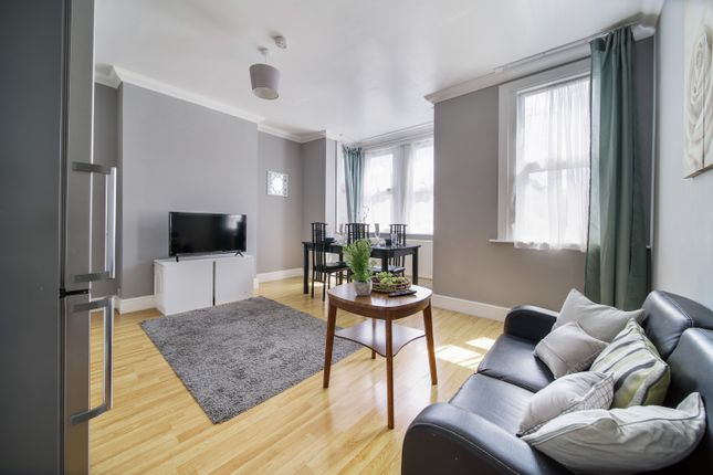 Flat to rent in Harlesden Road, London