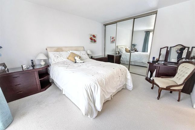 5, Richmond Close, Bletchley photo 4
