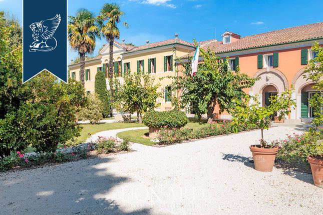 Villa for sale in Piombino Dese, Padova, Veneto
