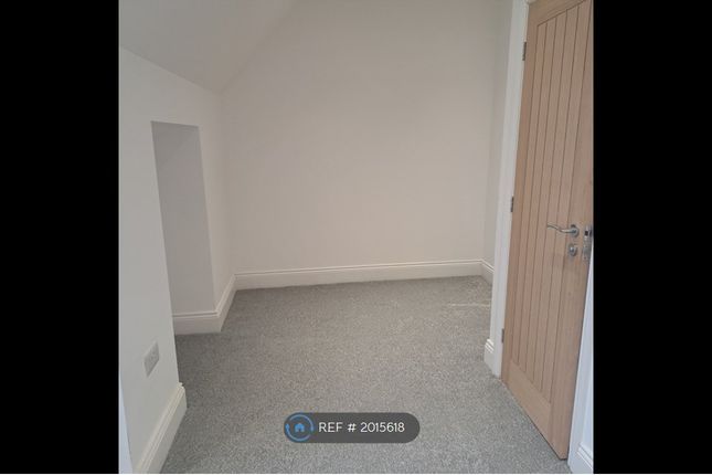 Flat to rent in Calder Road, Harrogate