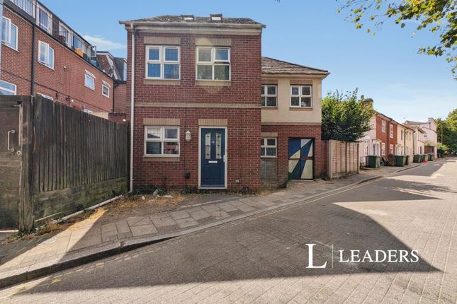 4-bed detached on 18, Lyon Street, Hampshire, £295,000