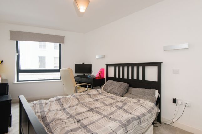 Flat for sale in Royal Crescent Road, Southampton