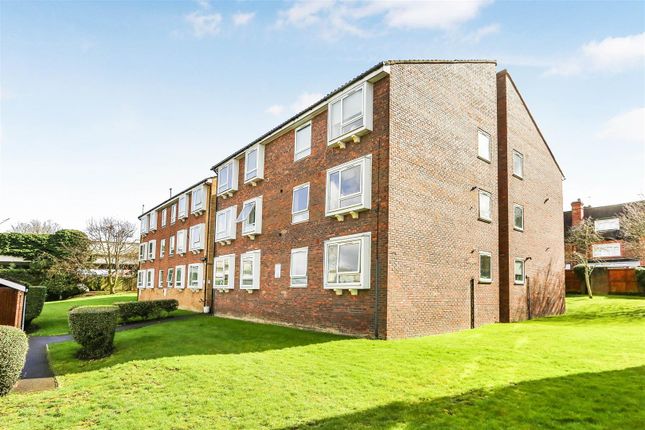 Flat for sale in Station Approach, Cheam, Sutton