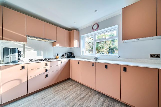 15, Roberts Road, Snodland photo 4