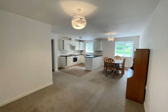 Flat to rent in Tovey Crescent, Plymouth