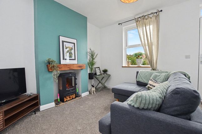 13, Dennington Lane, Wakefield photo 2