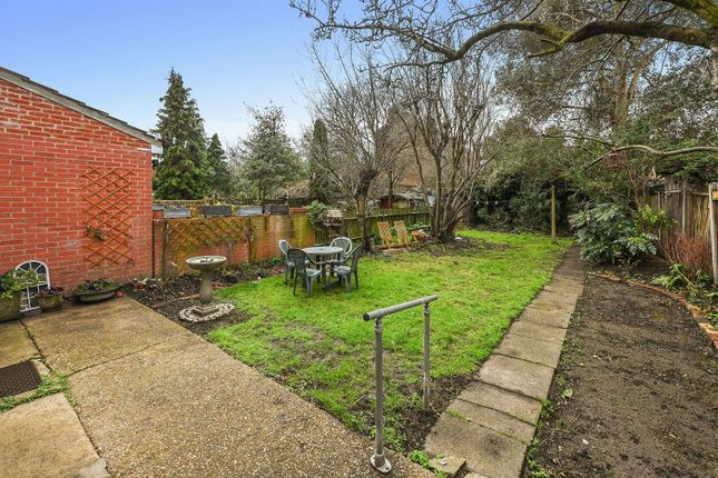 End terrace house for sale in Woodbury Close, London