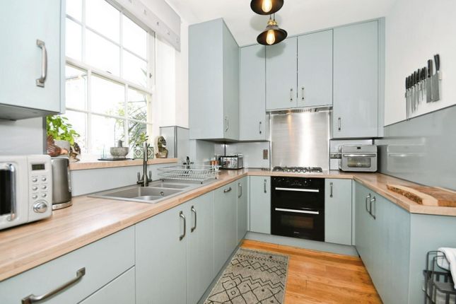 Kitchen 03.Jpg
