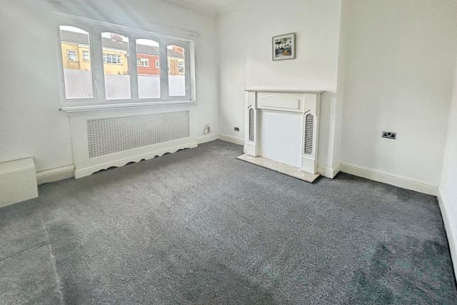 119, Hainton Avenue, Grimsby photo 4