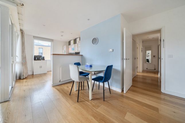 Flat 36,, Levett House, Southall photo 4