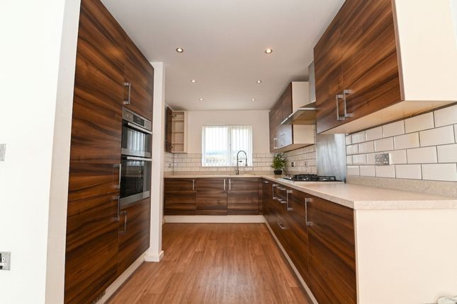 23 River View Drive, Salford photo 4