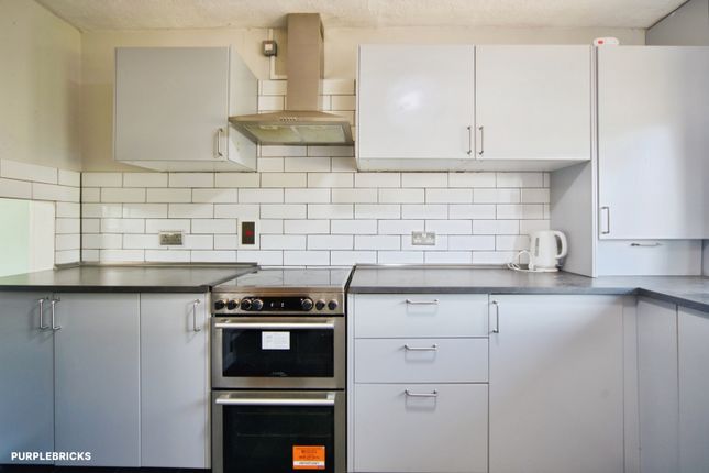42, Taunton Road, Romford photo 4