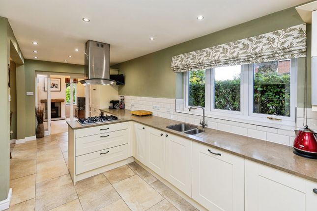 Breton Close, Cheshire photo 3